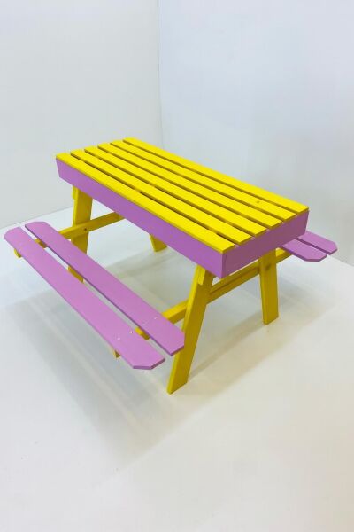 Çocuk etkinlik masası.